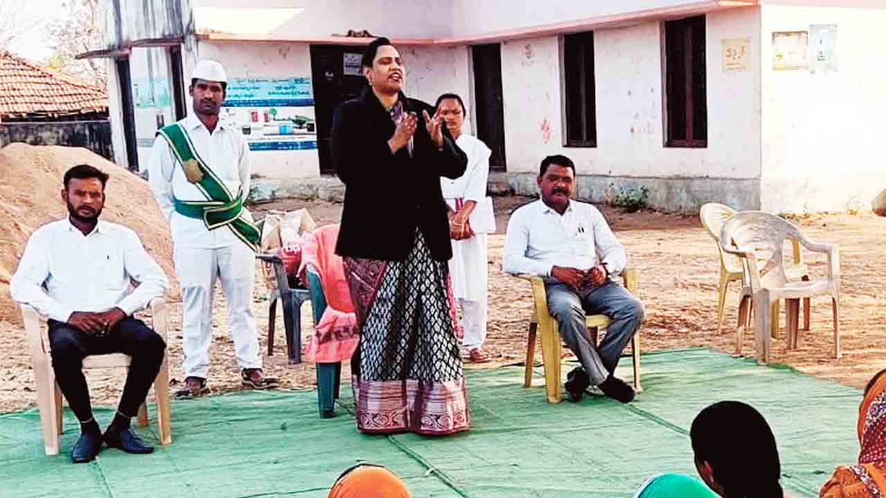 చట్టాలపై అవగాహన కలిగి ఉండాలి