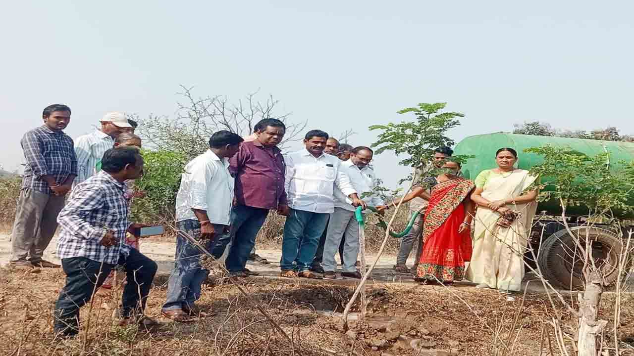 చెన్నూర్‌లో నియోజకవర్గంలో యజ్ఞంలా ‘గ్రీన్‌ ఫ్రైడే’