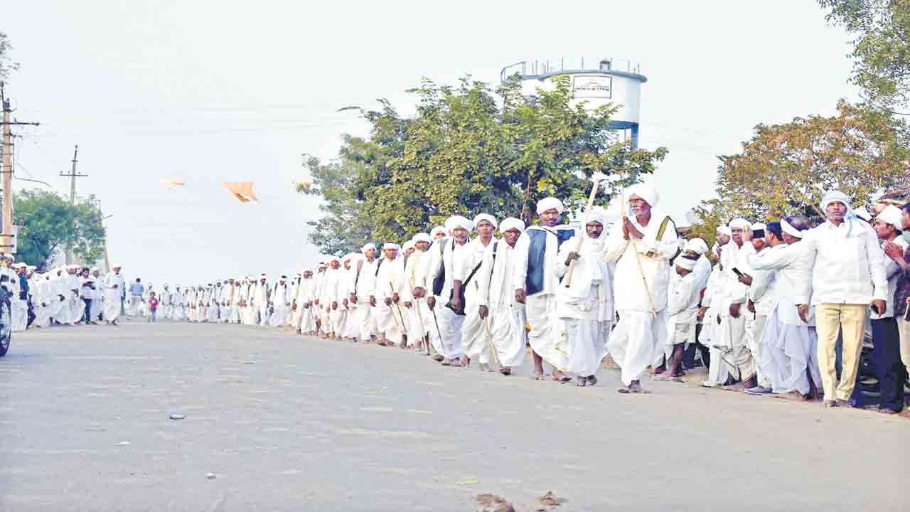 గంగా జలానికి పయనం
