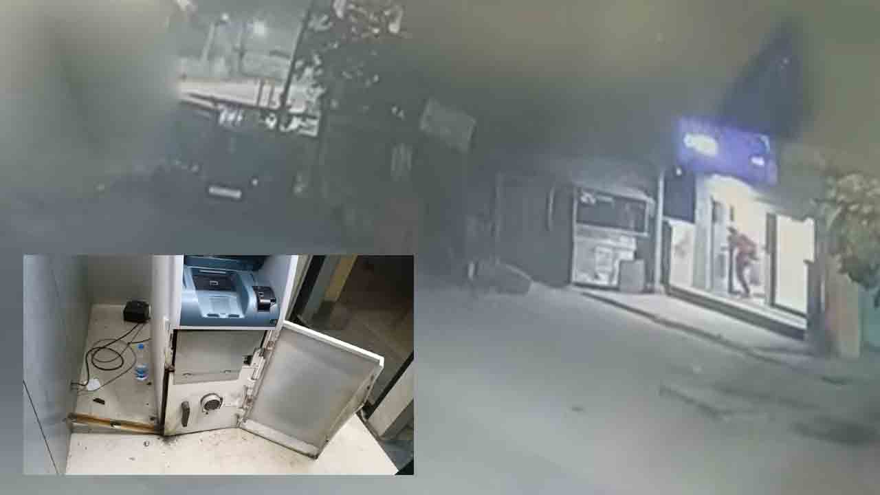 కోరుట్లలో ఎస్‌బీఐ ఏటీఎం చోరీ.. 19 లక్షలు స్వాధీనం, పరారైన దుండగులు