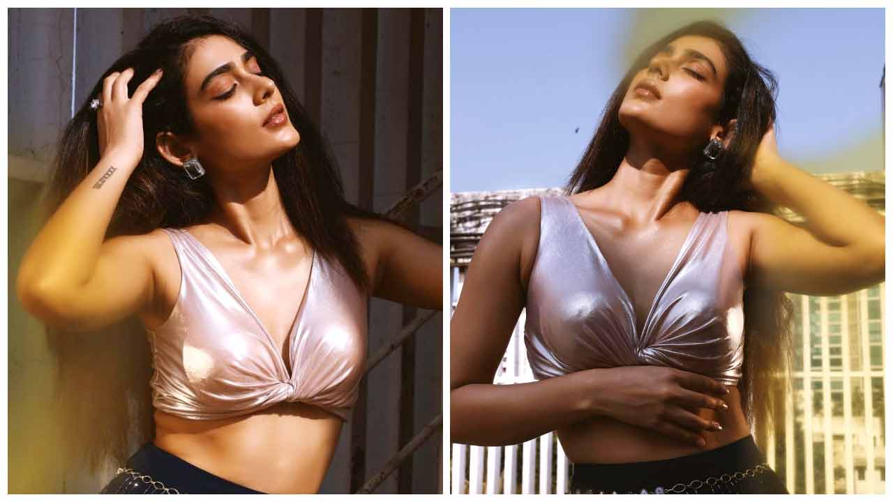 Aakanksha Singh | జాలువారుతున్న ఆకాంక్ష సింగ్ సోకులు..