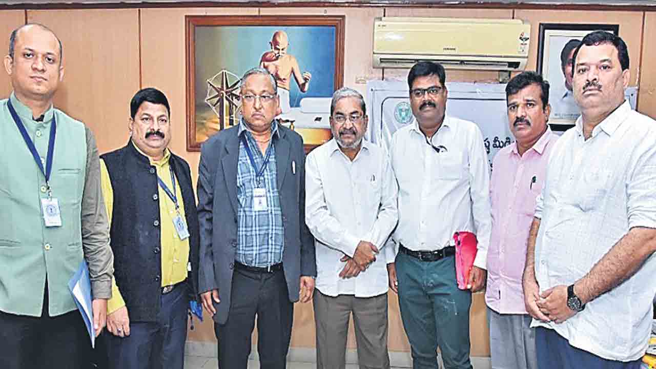 తెలంగాణలో జర్నలిస్టుల సంక్షేమం అద్భుతం