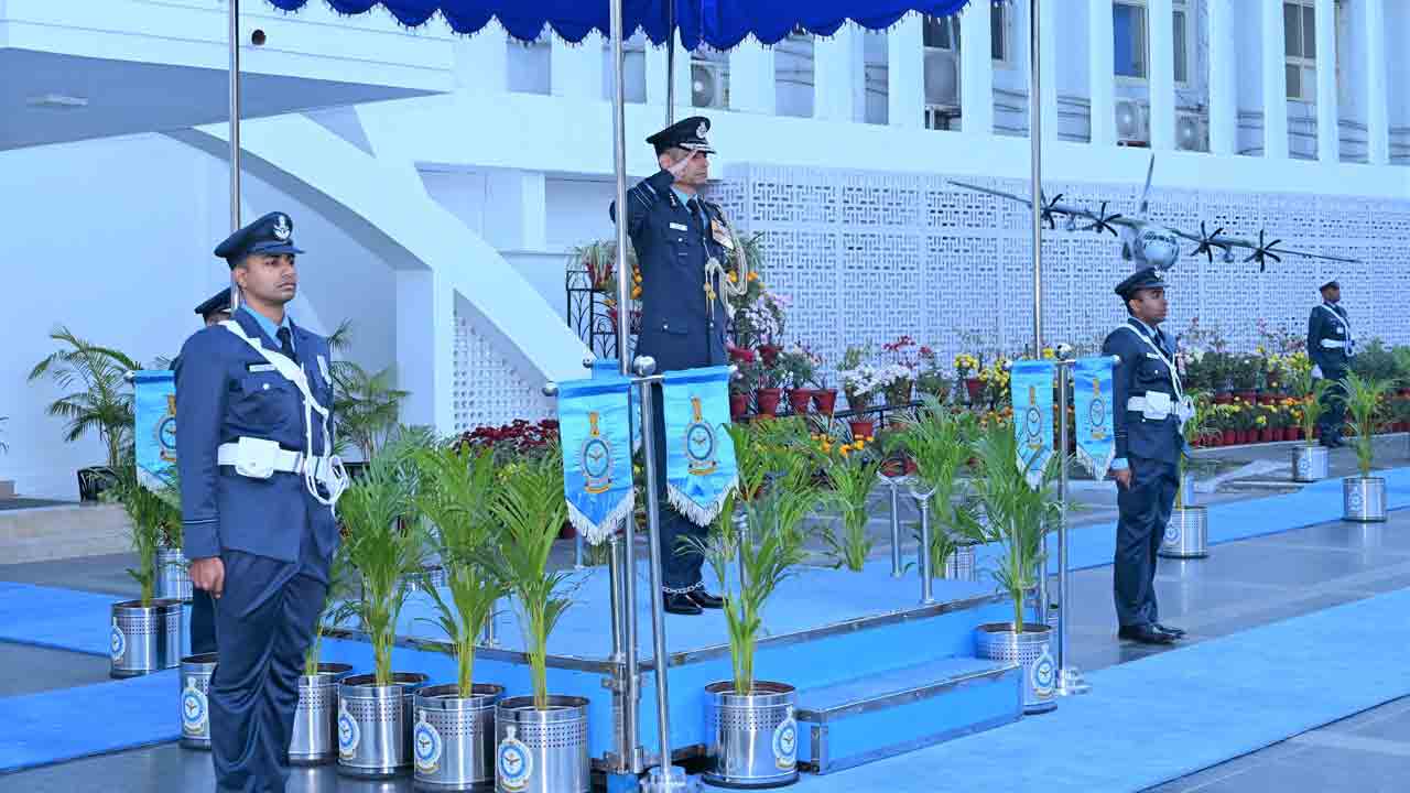 IAF వెస్టర్న్‌ కమాండ్ చీఫ్‌గా ఎయిర్‌ మార్షల్‌ పంకజ్‌ మోహన్‌