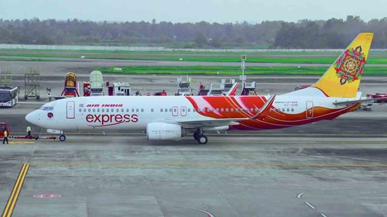 Air India | విమానంలో సాంకేతిక లోపం.. టేకాఫైన కొద్దిసేపటికే ల్యాండింగ్.!