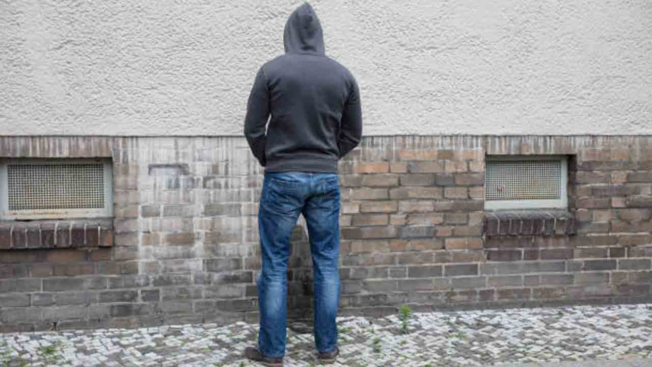 అక్కడ గోడలపై మూత్రం పోశారంటే అంతే సంగతి.. ఎక్కడో ఎందుకో తెలుసా..?