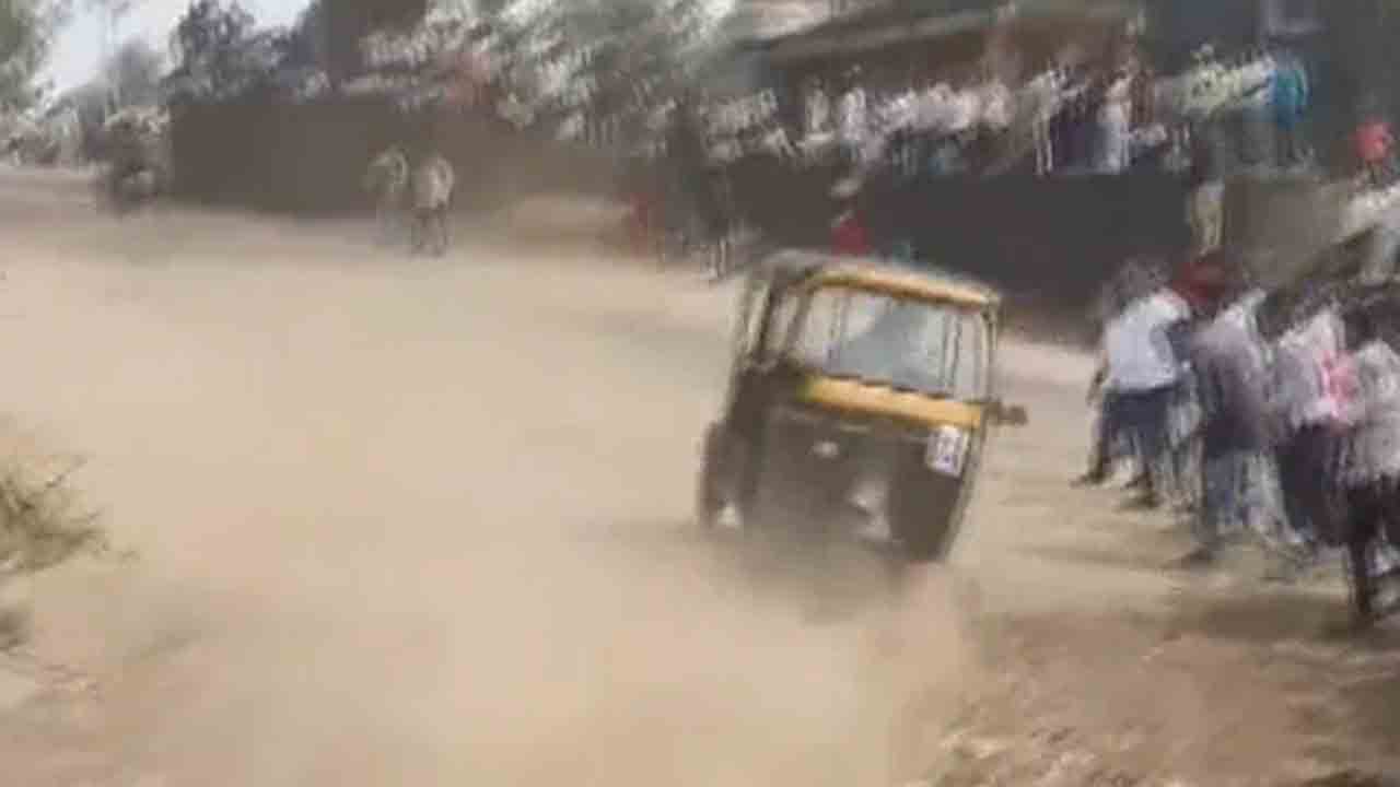 Viral Video | ఆటోవాలాలకు రివర్స్‌ పోటీలు.. వెనక్కి నడిపి ఆకట్టుకున్న డ్రైవరన్నలు