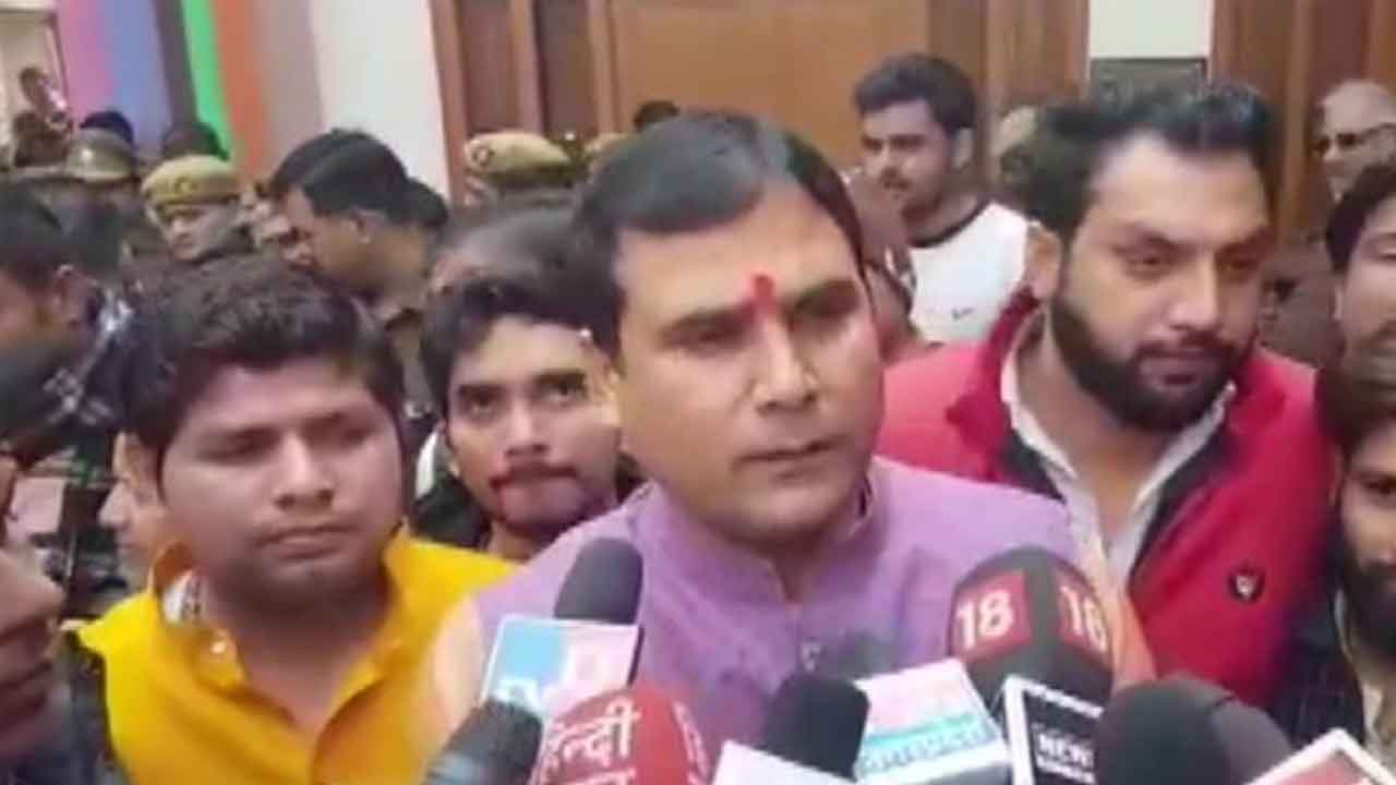 Kill stranger | మీ ఇంటికొచ్చే అపరిచితుడ్ని చంపండి.. లేదా నాకు చెప్తే చంపేస్తా : బీజేపీ ఎమ్మెల్యే వ్యాఖ్య