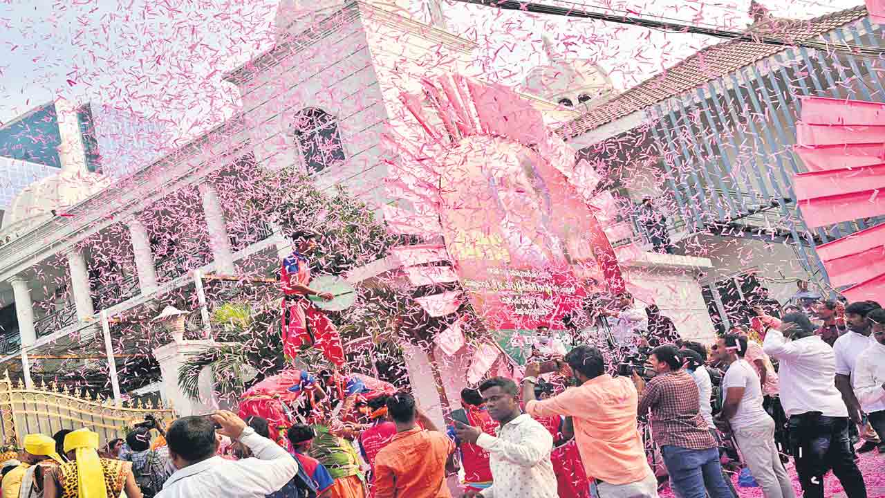 ఆంధ్రుల ఆశాజ్యోతి బీఆర్‌ఎస్‌