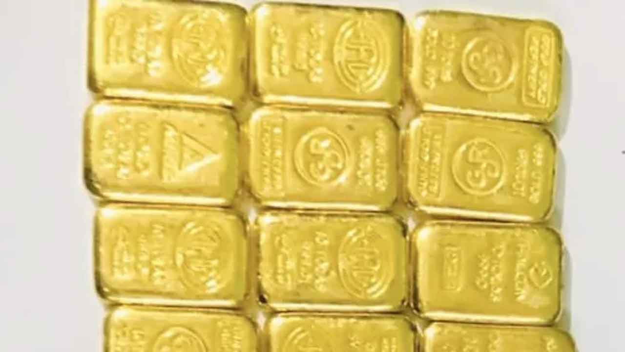 Border Smuggling | బంగ్లాదేశ్‌ సరిహద్దులో స్మగ్లింగ్‌ రాకెట్‌ పట్టివేత.. రూ.2 కోట్ల విలువైన బంగారం స్వాధీనం