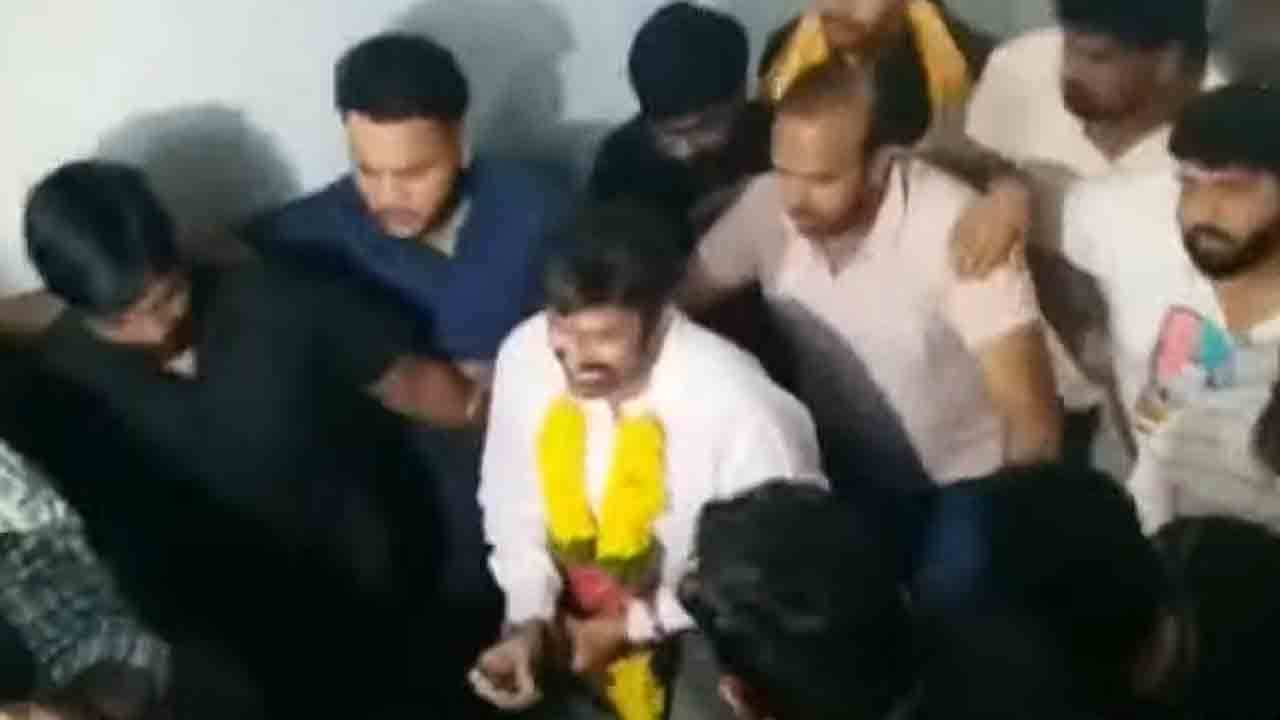 Balakrishna | ప్రేక్షకులతో కలిసి సినిమా చూసిన ‘వీరసింహా రెడ్డి’