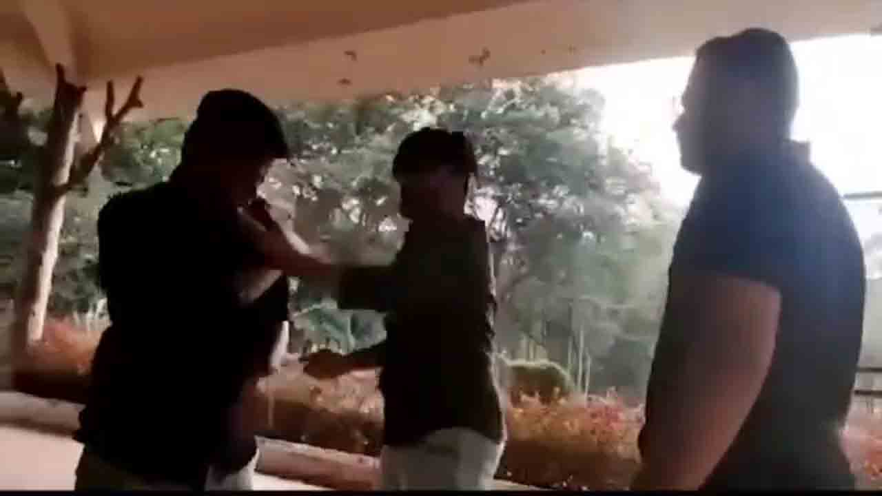 విద్యార్థిపై బీజేపీ రాష్ట్ర అధ్యక్షుడు బండి సంజయ్‌ తనయుడి దాష్టీకం!