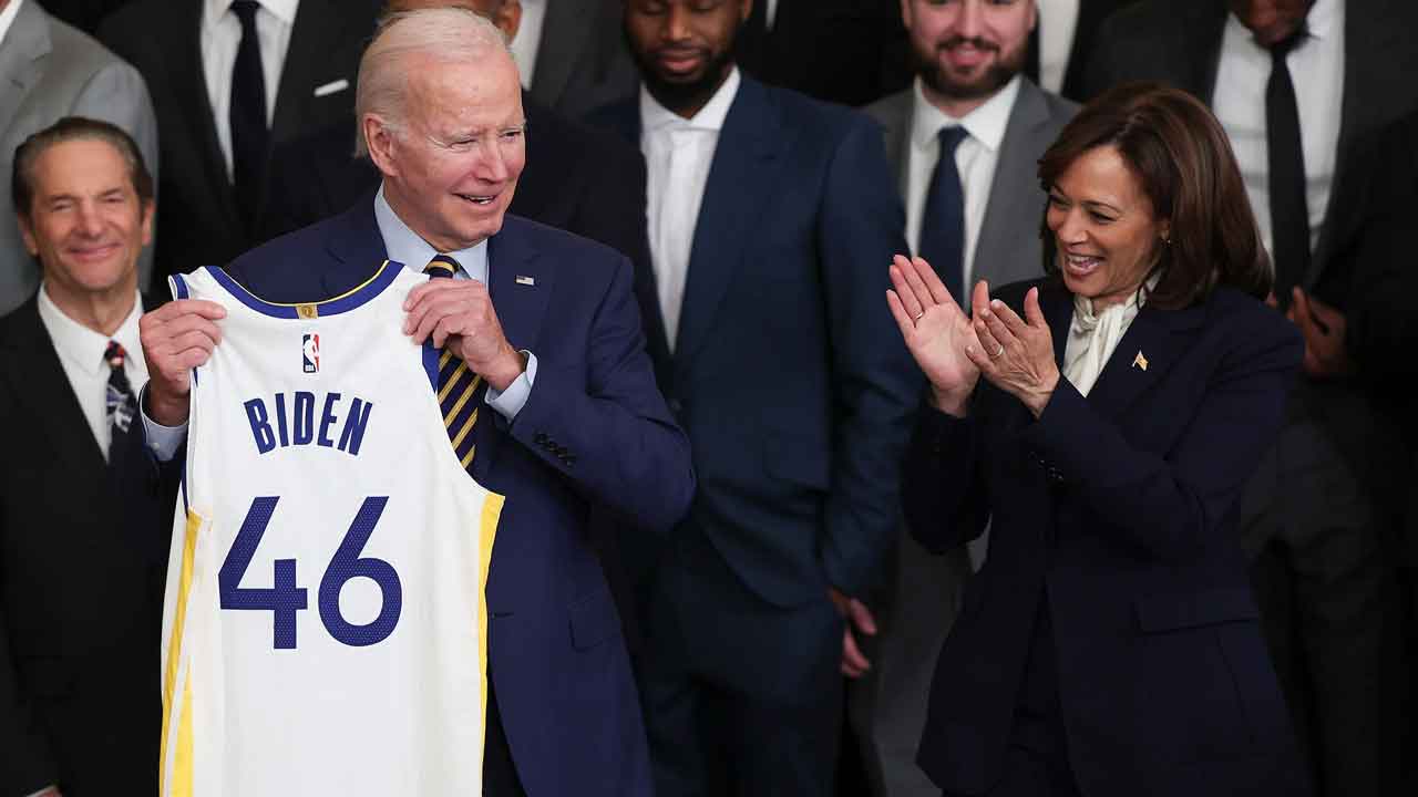 కమలా హారిస్‌ పేరు పలకడం మరిచిపోయిన బైడెన్‌