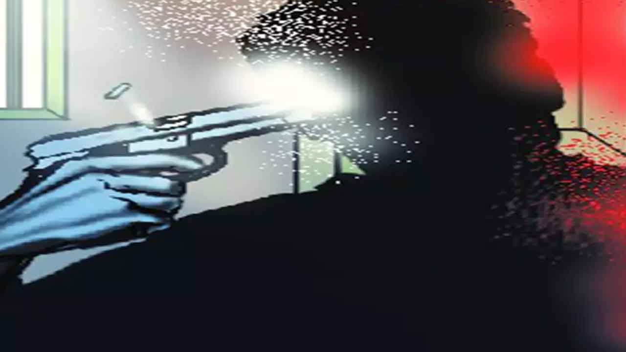 జూబ్లీహిల్స్‌లో విషాదం.. తుపాకీతో కాల్చుకుని డాక్ట‌ర్ ఆత్మ‌హ‌త్య‌