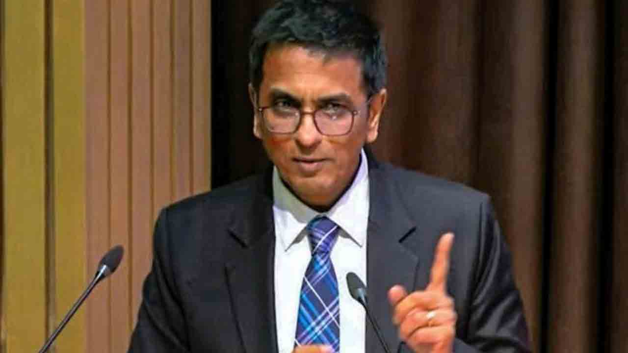 కాలానుగుణంగా రాజ్యాంగాన్ని అన్వయించాలి: సీజేఐ