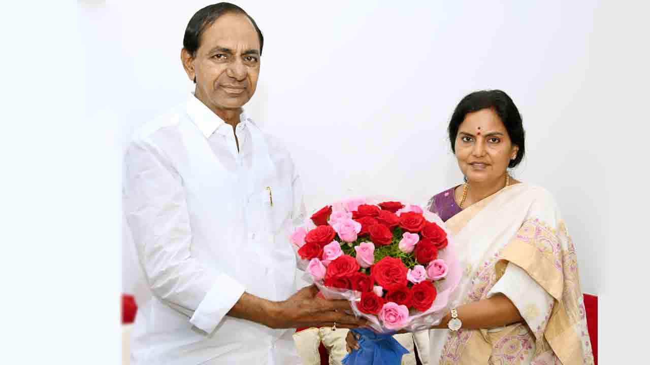 తెలంగాణ ప్రభుత్వ ప్రధాన కార్యదర్శిగా శాంతికుమారి తొలి మహిళా సీఎస్‌