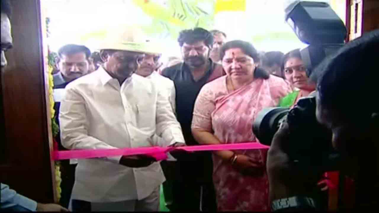 మానుకోటలో బీఆర్‌ఎస్‌ పార్టీ కార్యాలయాన్ని ప్రారంభించిన సీఎం కేసీఆర్‌