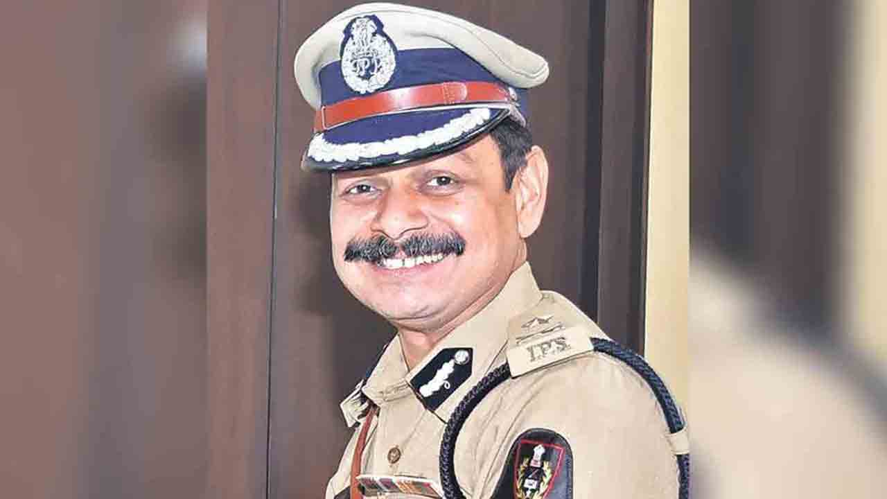 ఉప్ప‌ల్ స్టేడియంను ప‌రిశీలించిన రాచ‌కొండ సీపీ డీఎస్ చౌహాన్