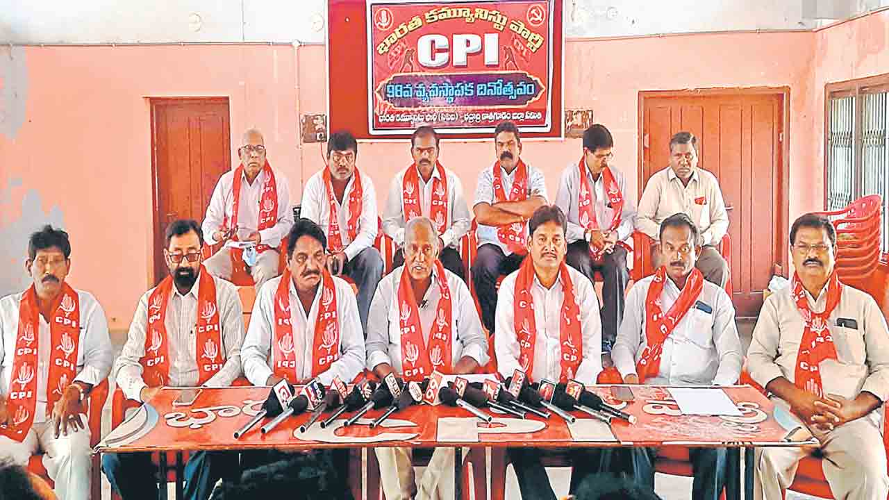 అధ్యక్ష పాలనకు ధన్‌కర్‌ వ్యాఖ్యలు