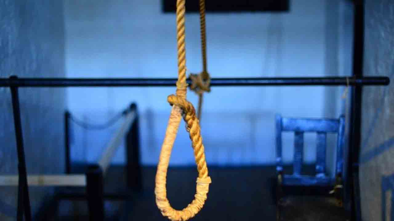 Commits suicide | విషాదం.. వరకట్న వేధింపులు తాళలేక వివాహిత ఆత్మహత్య