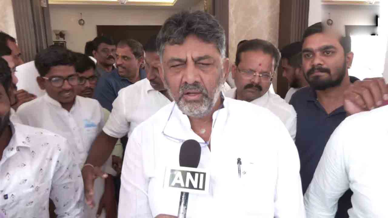 కర్ణాటకను ప్రధాని మోదీ ఏలుతాడా.. బీజేపీకి స్థానిక నాయకత్వం లేదా..?: కాంగ్రెస్‌