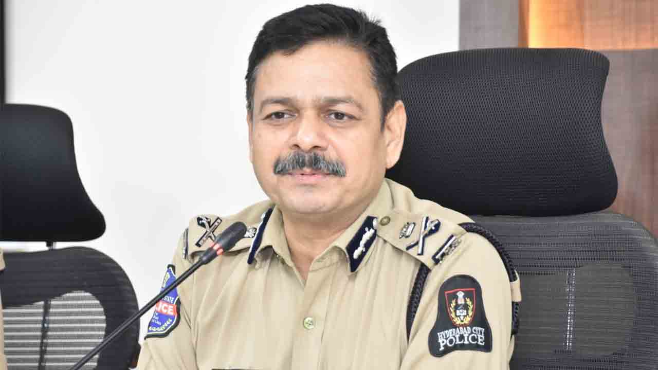 వన్డే మ్యాచ్‌కు 2,500 మందితో పటిష్ఠ భద్రత.. క్రికెటర్లకు అడ్డుపడితే కఠిన చర్యలు : సీపీ డీఎస్‌ చౌహాన్‌