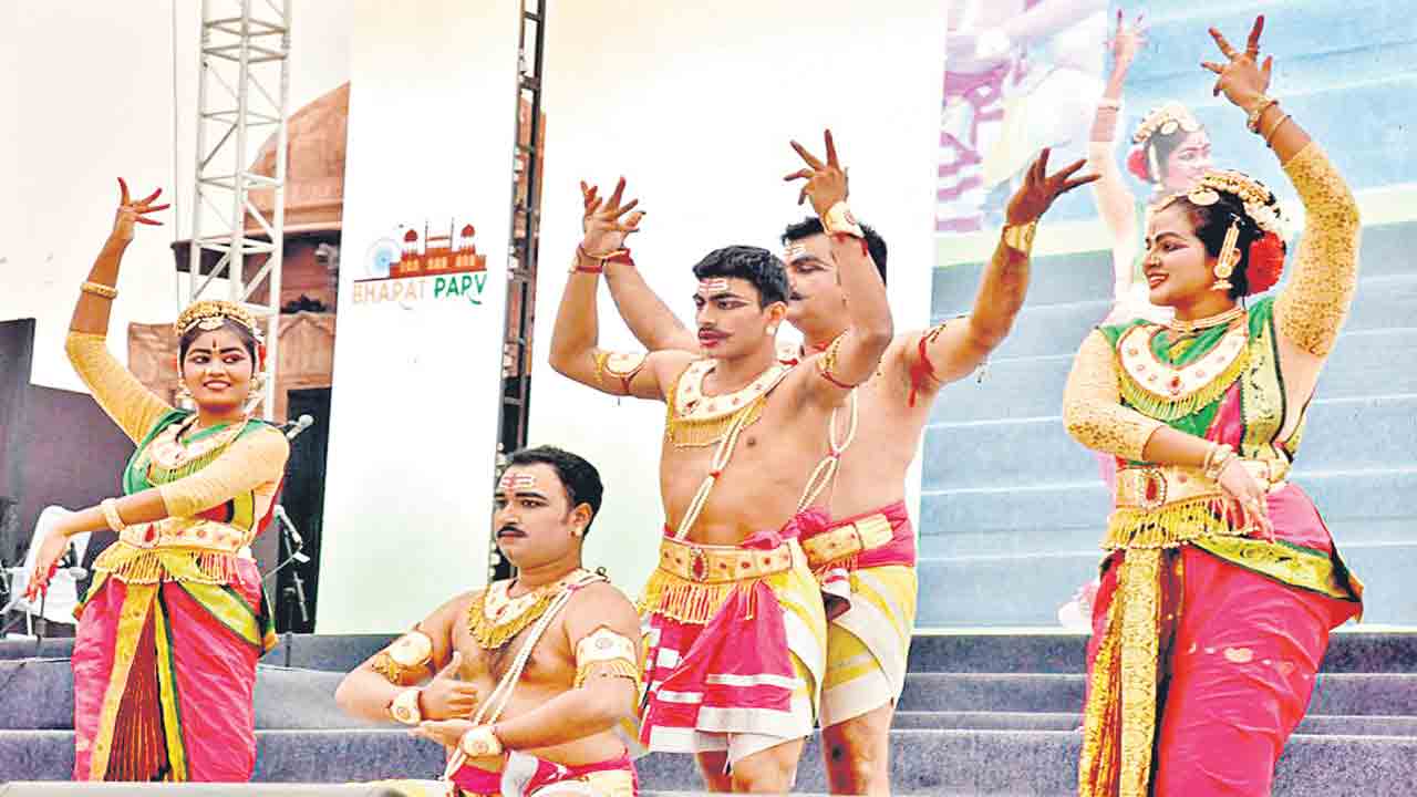 ఢిల్లీలో తెలంగాణ కళారూపాలు