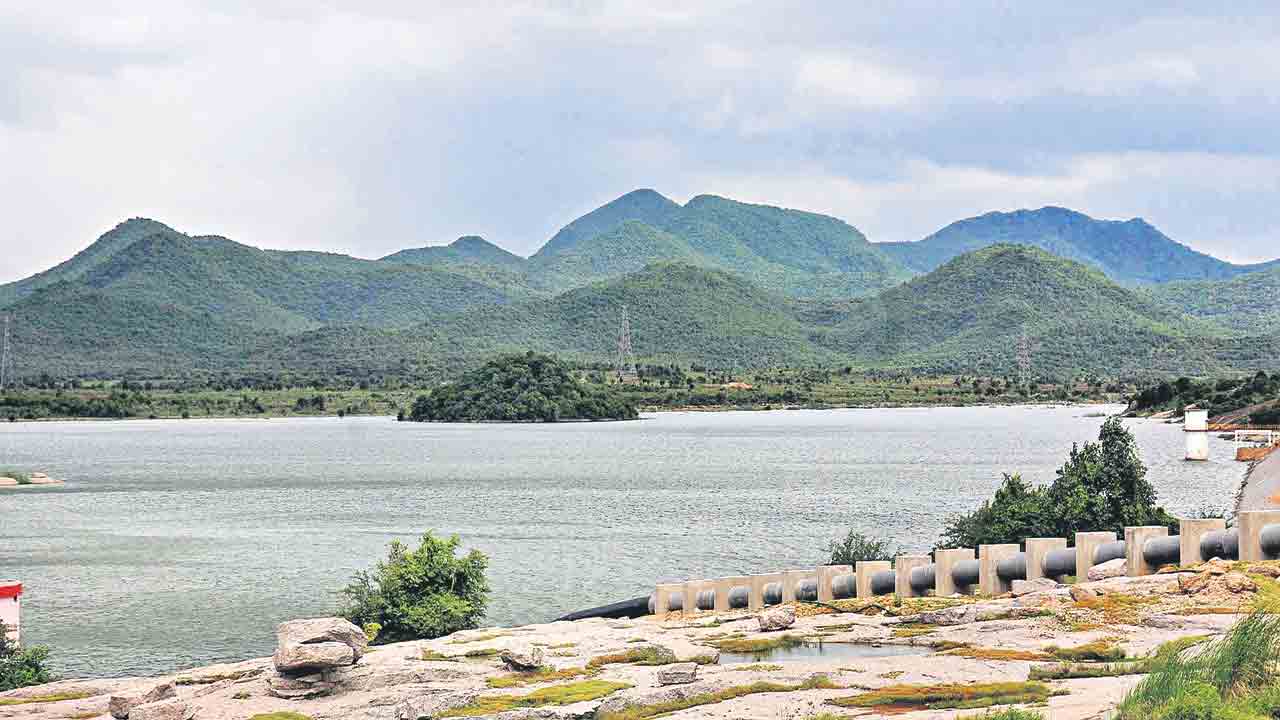 దేవునూరు అందాలు అదరహో