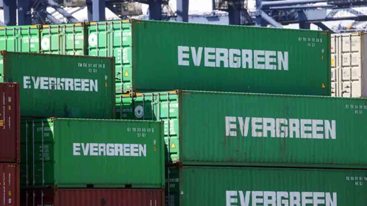 Evergreen Bonus | సిబ్బందికి నాలుగేండ్ల శాల‌రీ బోన‌స్‌.. ఎవ‌ర్‌గ్రీన్ సంచ‌ల‌న ప్ర‌క‌ట‌న.. అయితే..!