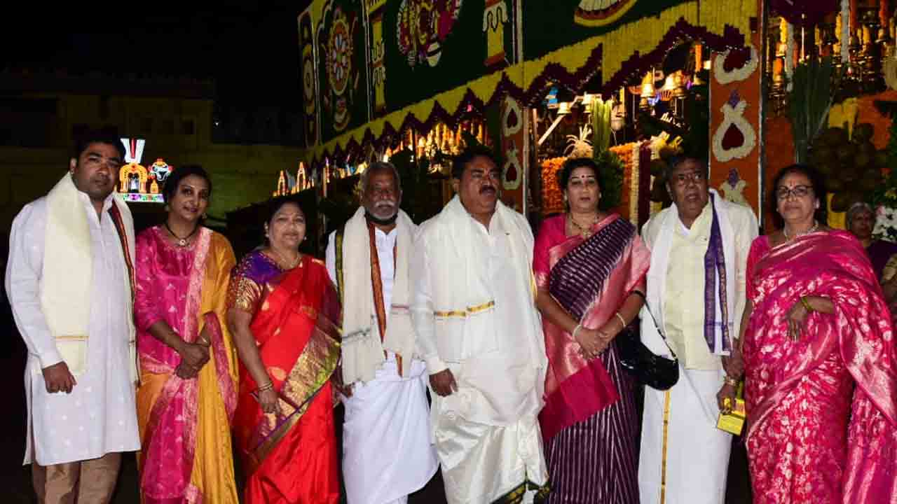 తిరుమల శ్రీవారిని దర్శించుకున్న మంత్రి ఎర్రబెల్లి దయాకర్‌ రావు