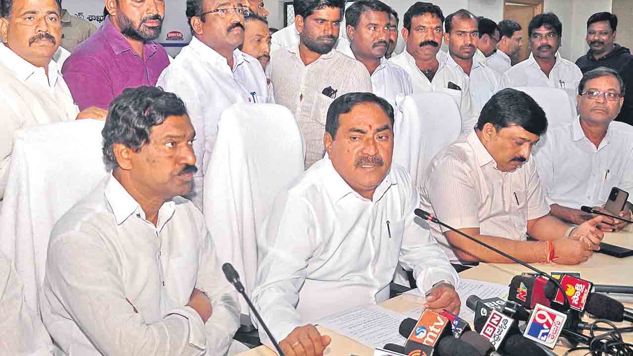 నిధుల లెక్కలపై చర్చిద్దామా?