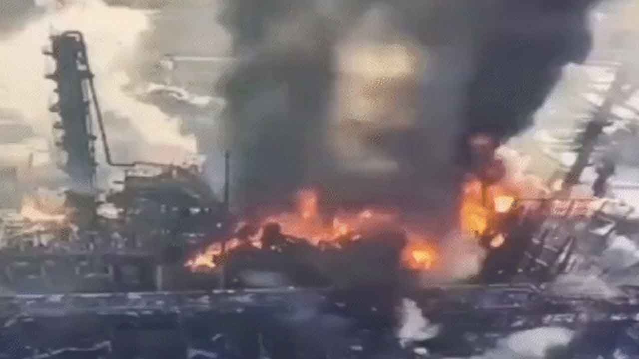 China Explosion | చైనాలోని కెమికల్‌ ప్లాంట్‌లో పేలుడు, ఇద్దరు మృతి.. రోజు తర్వాతా అదుపులోకి రాని మంటలు