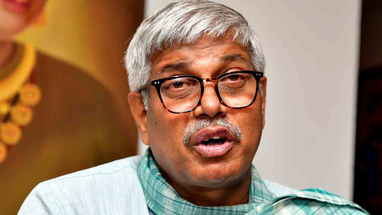 దేశానికి అన్నం పెట్టే రైతును ఆగం చేసిన మోదీ: అక్షయ్‌కుమార్‌