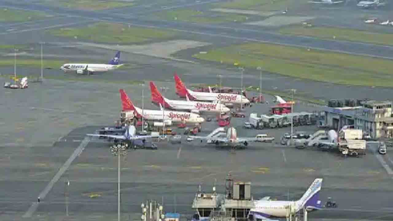 ఇమ్మిగ్రేషన్‌ సర్వర్‌లో సమస్యలు.. నేపాల్‌ ఎయిర్‌పోర్టులో నిలిచిపోయిన విమానాలు