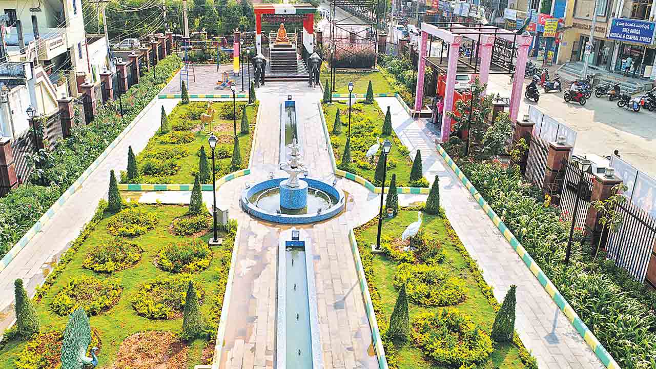 గ్రేటర్‌లో ఎక్కడా చూసినా పచ్చదనమే