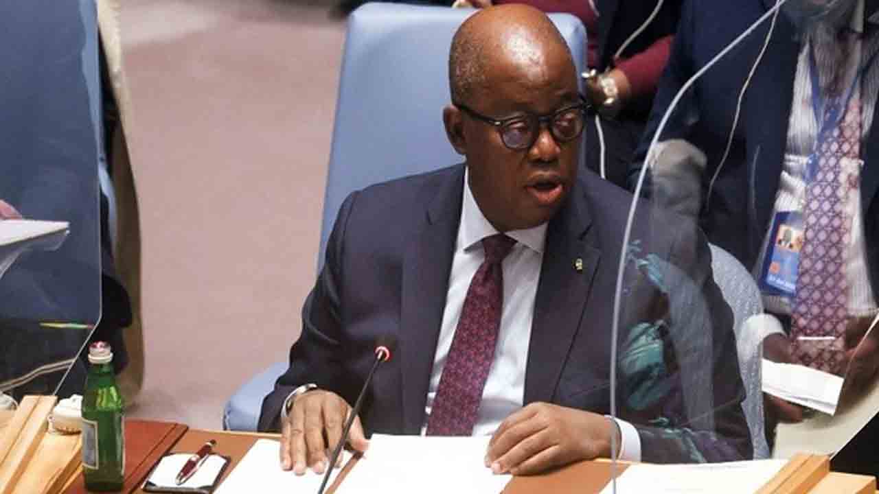 క్యాబినెట్‌ మీటింగ్‌ జరుగుతుండగానే గబాన్‌ విదేశాంగ మంత్రి హఠాన్మరణం