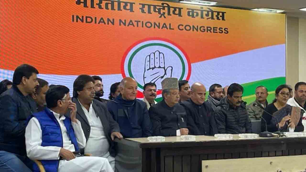 కాంగ్రెస్‌లో తిరిగి చేరిన గులాం నబీ ఆజాద్‌ విధేయులు
