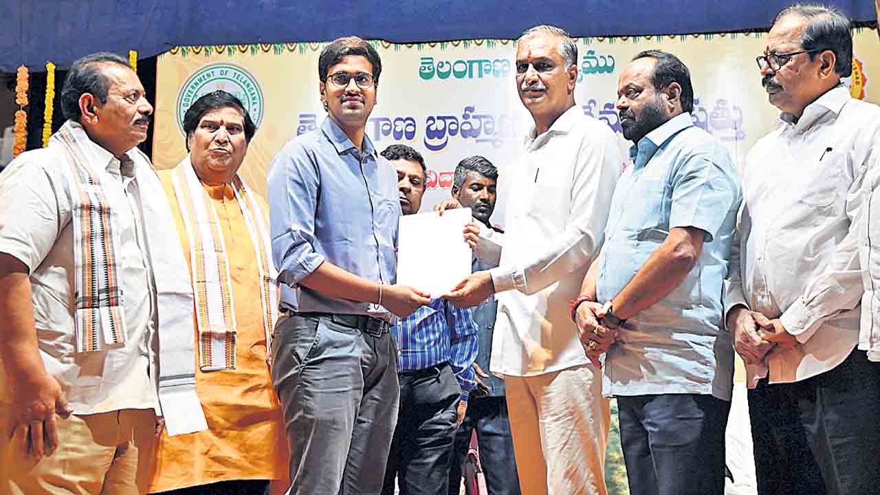 నిజమైన ధర్మ పరిరక్షకుడు కేసీఆర్‌