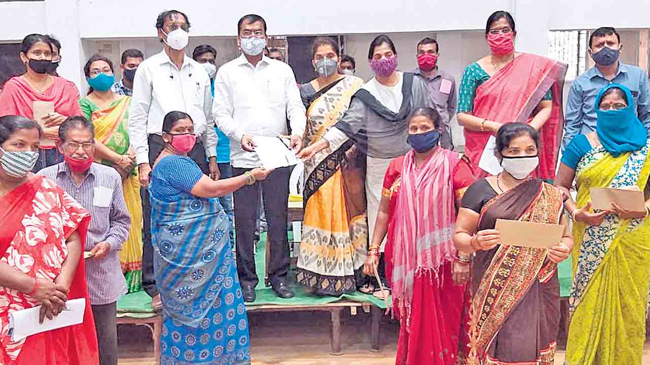 వీధి వ్యాపారులకు జీహెచ్‌ఎంసీ చేయూత