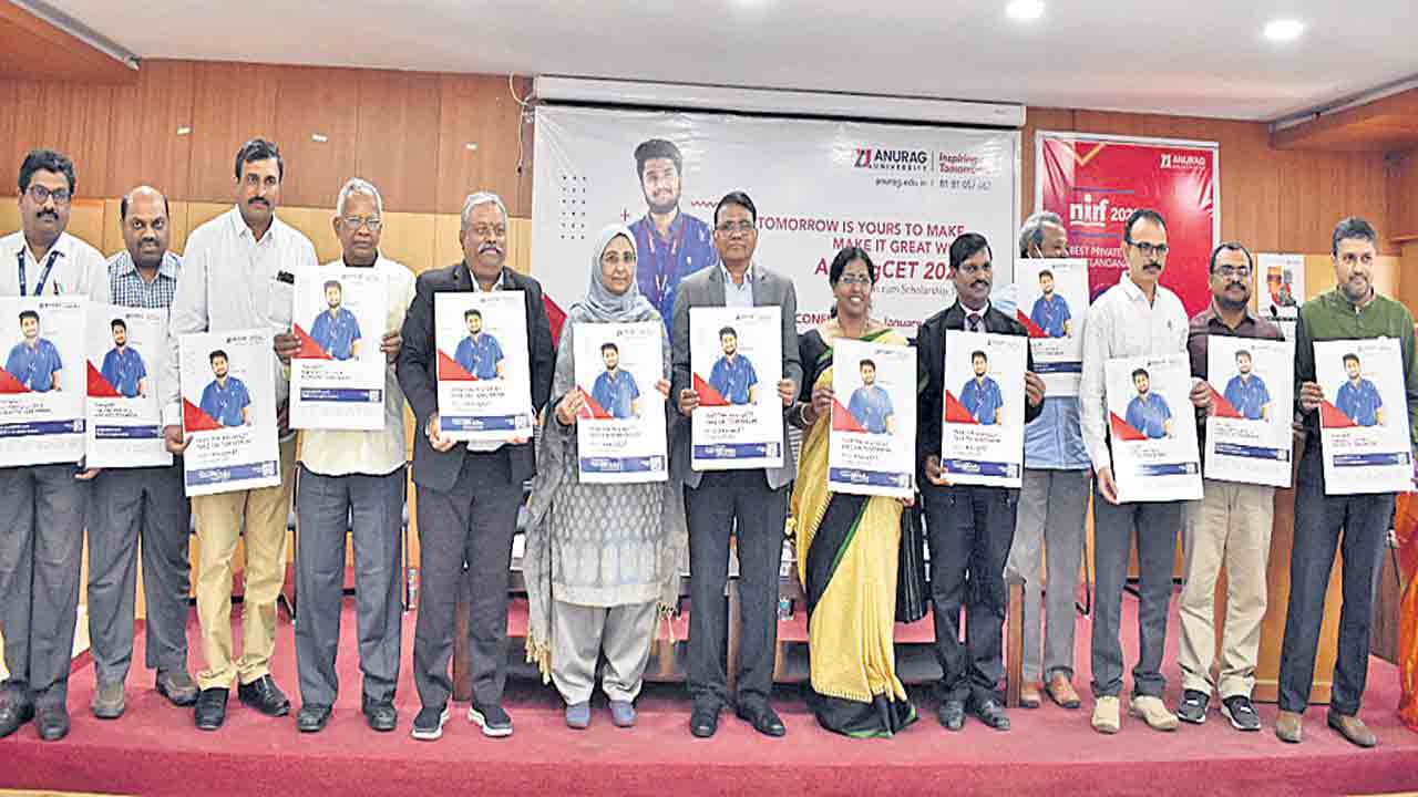 10 వేల లోపు ర్యాంకర్లకు ఫీజులో 50 శాతం మినహాయింపు