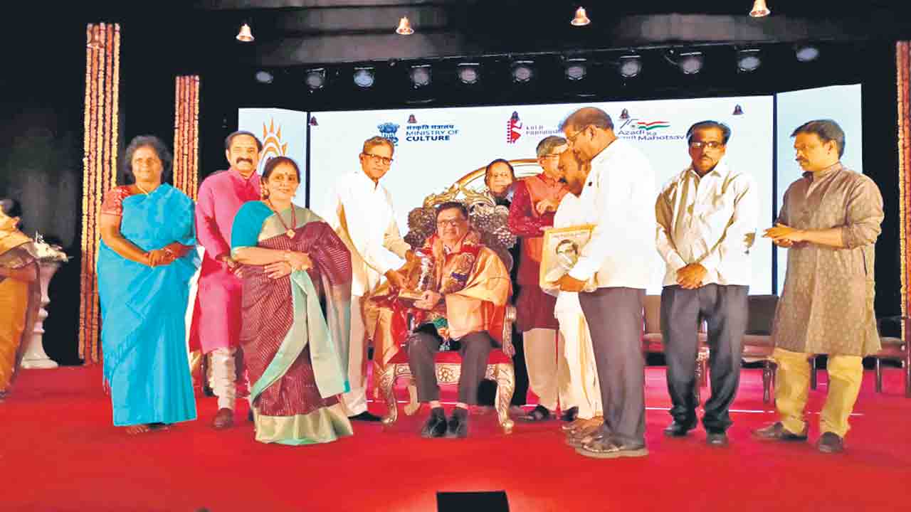 తెలుగు భాష ఉన్నంత వరకు ఘంటసాల..