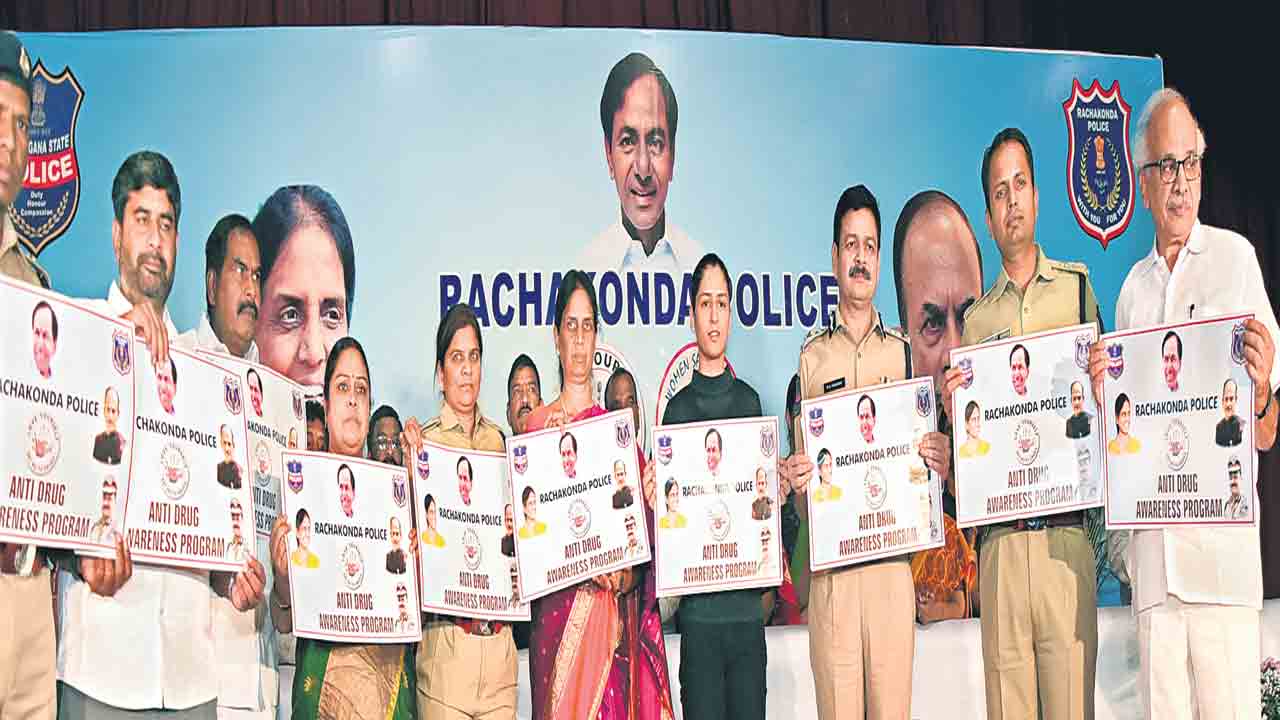 డ్రగ్స్‌ జోలికి పోకండి