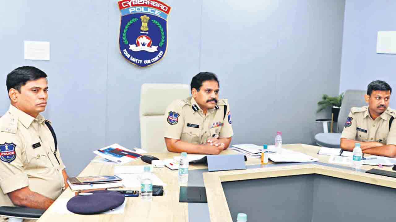 సంక్రాంతి సెలవుల్లో.. పగలూ.. రాత్రి గస్తీ