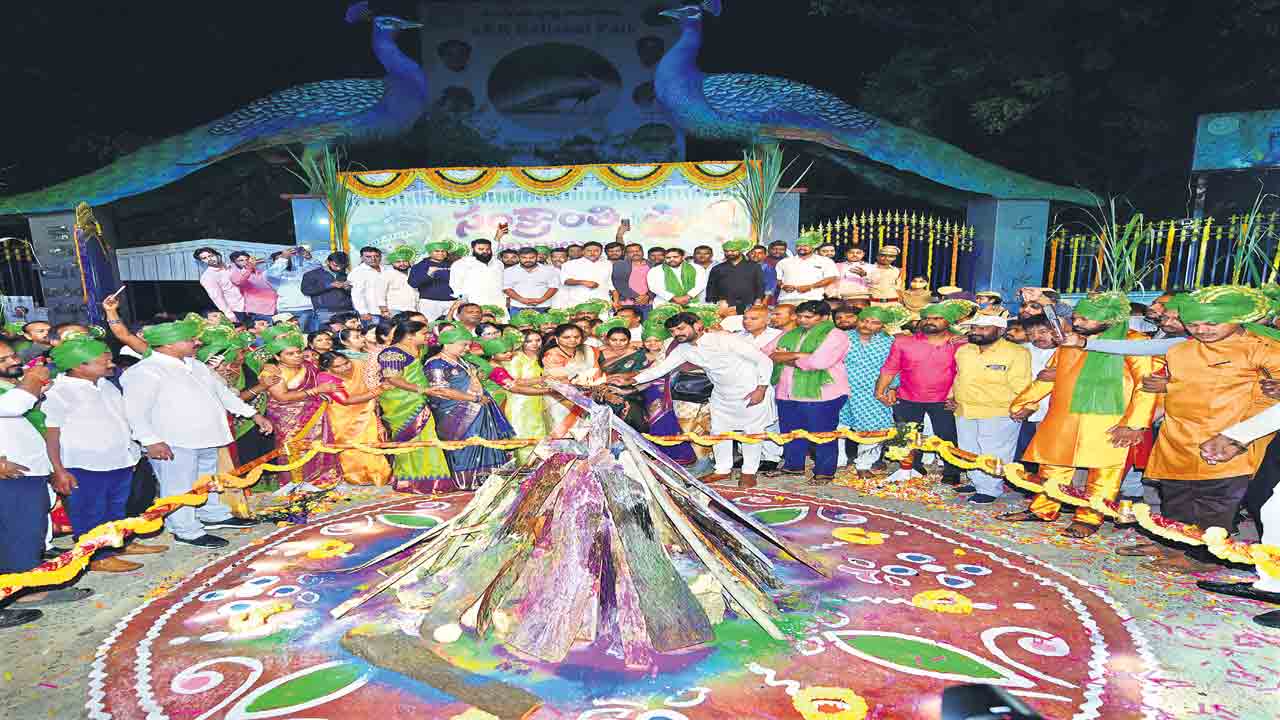 నూతనొత్తేజంతో.. ముందుకెళ్దాం