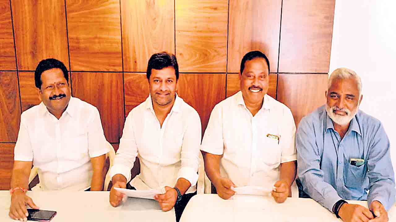 బండి….వంద కోట్లు ఎక్కడ.?