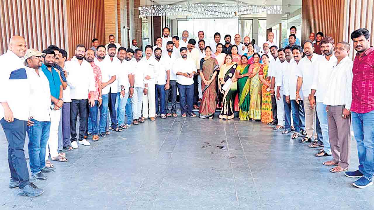 సమన్వయంతో పని చేయాలి