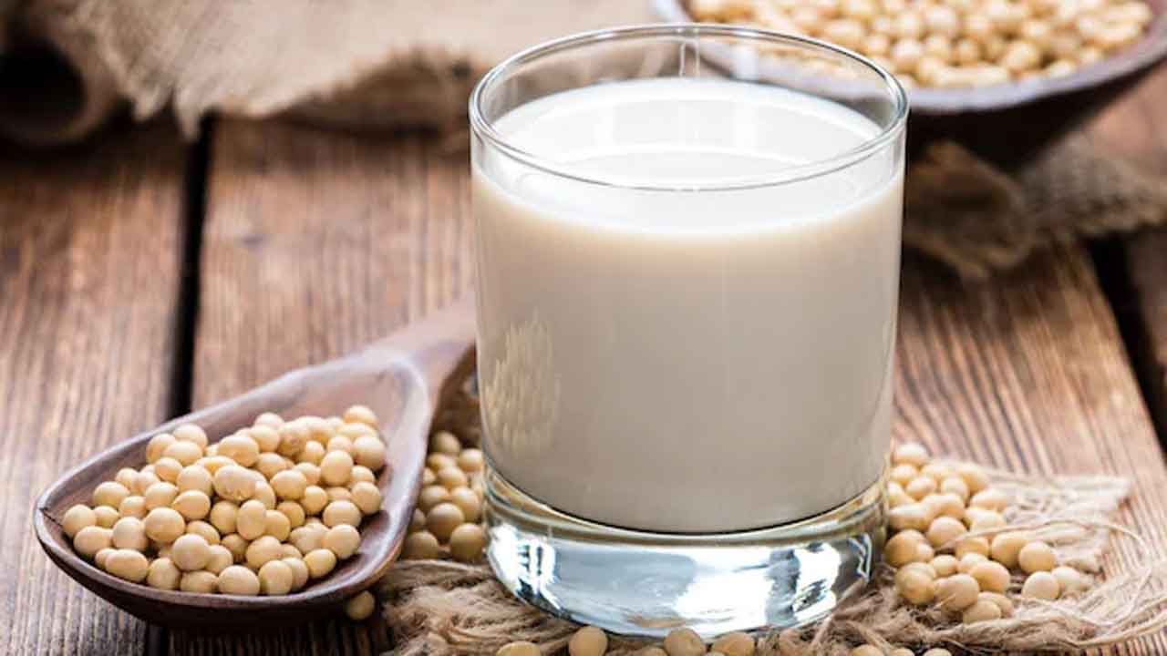 Soy milk benefits | సోయా మిల్క్‌తో బోలెడు ఆరోగ్య ప్రయోజనాలు..!