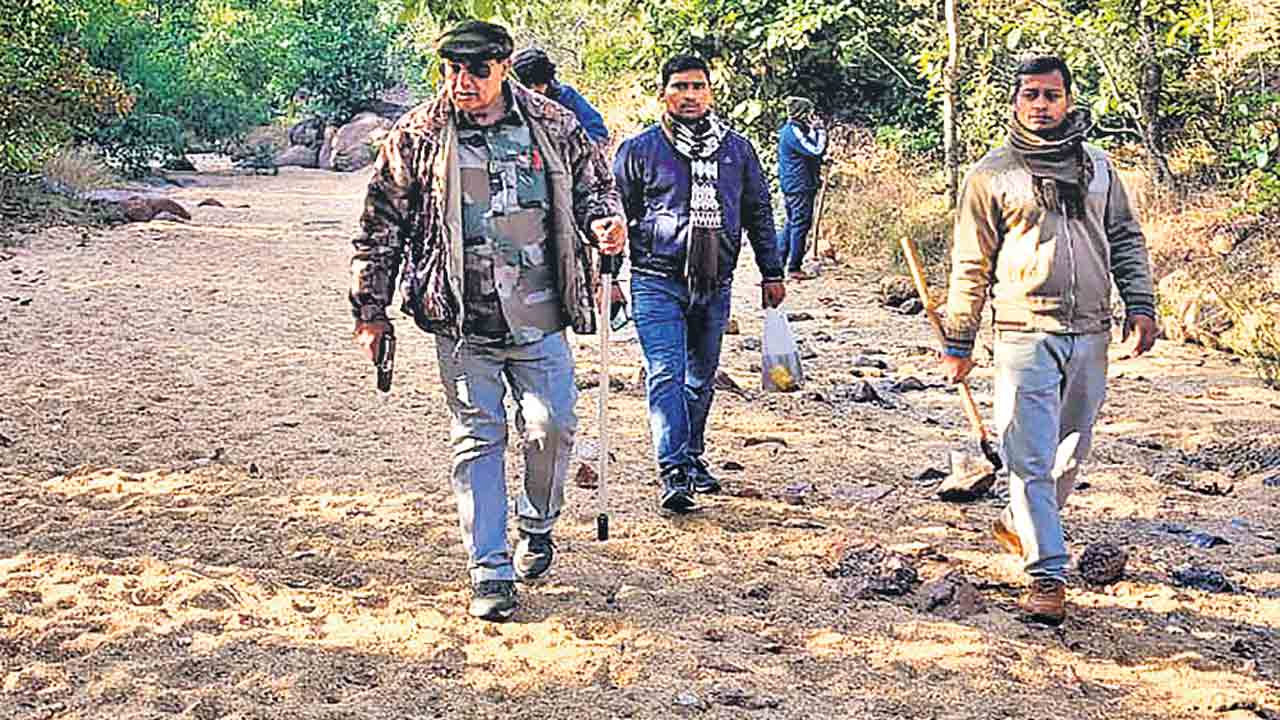 చిరుతను పట్టుకునేందుకు నగర వేటగాడు