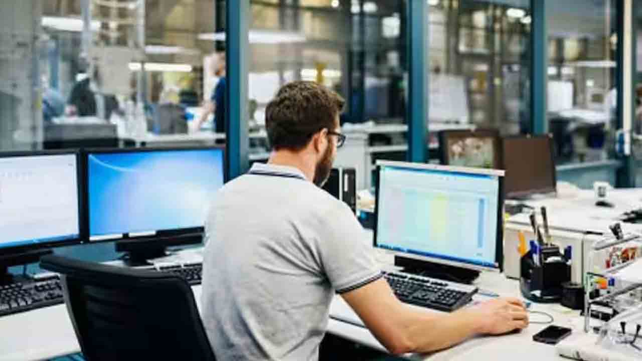 అమెరికాలో వేలాది మంది భార‌తీయుల‌కు అవ‌స్థ‌లు..!