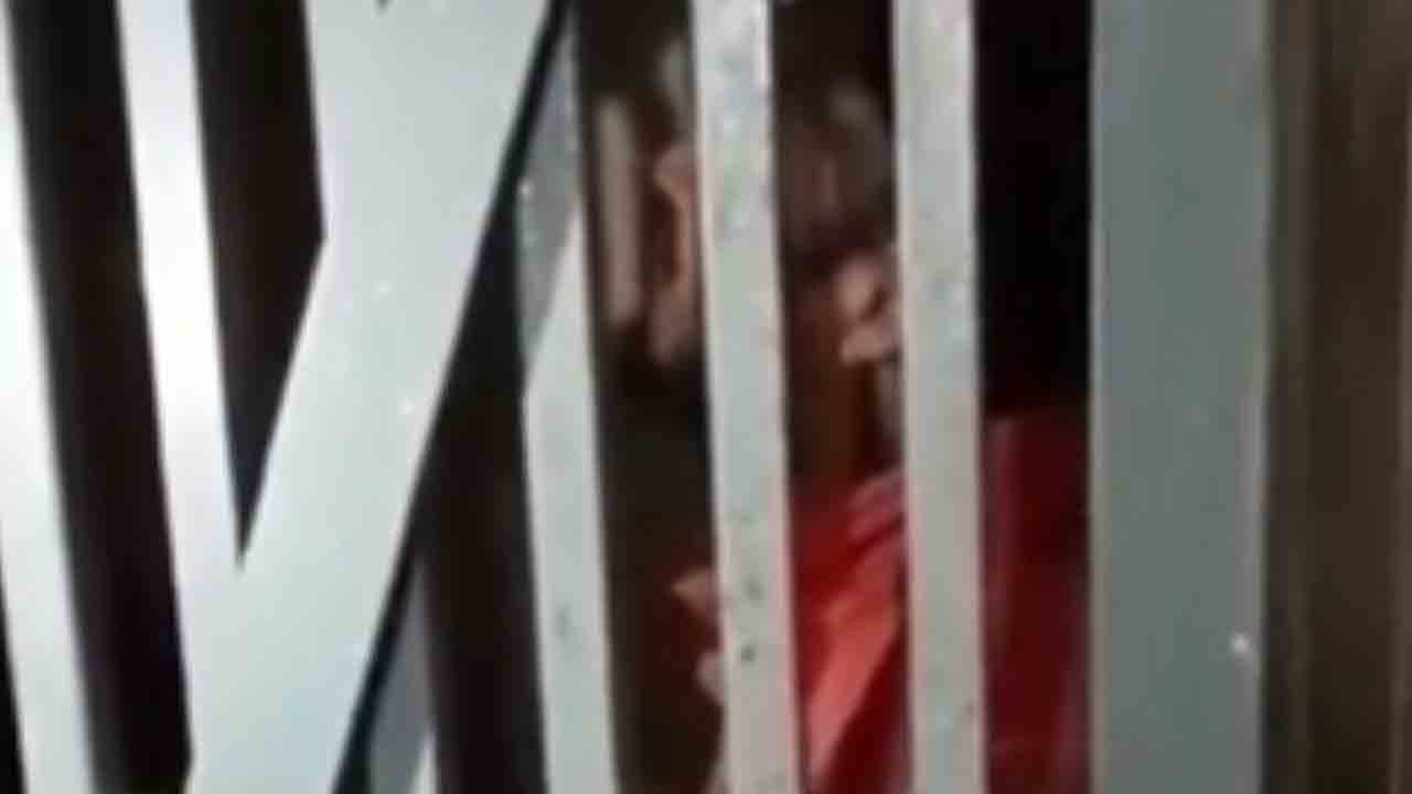 జైలు గోడల మధ్య పాడిన పాట.. ఖైదీ జీవితాన్నే మార్చేసింది..!