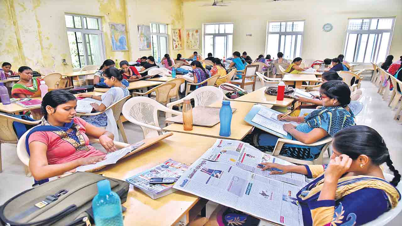 ఉద్యోగాల భర్తీలోనూ రోల్‌ మాడల్‌